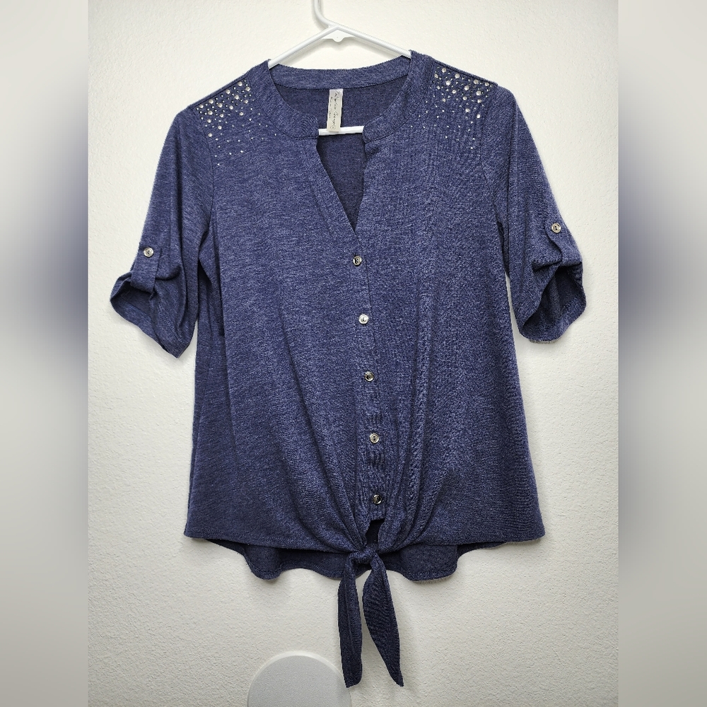 Pretty Blue Shirt Loose & Fitted Front Waist Knot Size Small PerSeption Concept